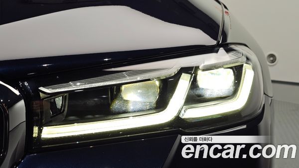BMW 5 Series 2023, фото 8