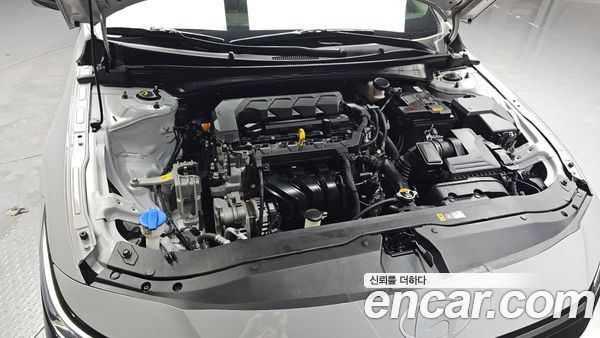 Hyundai Elantra 2024, фото 6