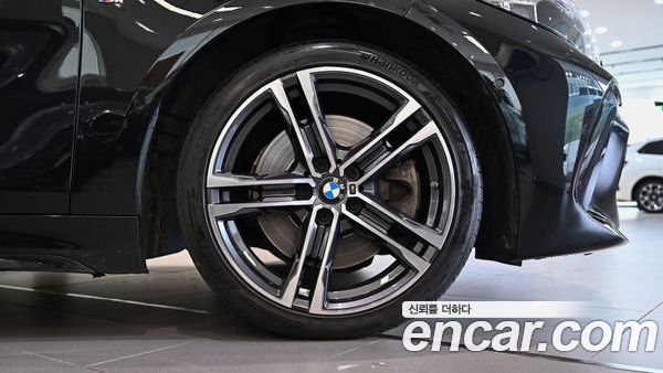 BMW 1 Series 2023, фото 5