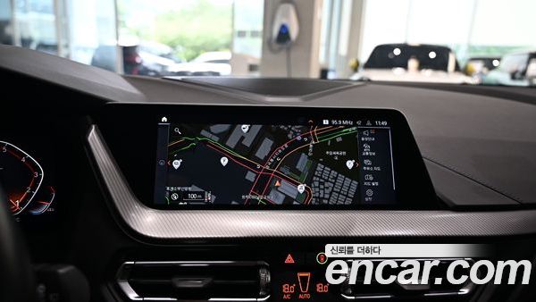 BMW 1 Series 2023, фото 14