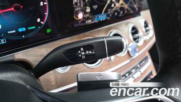 Mercedes-Benz E-Class 2023, фото 9