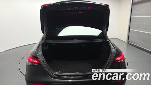 Mercedes-Benz E-Class 2023, фото 20