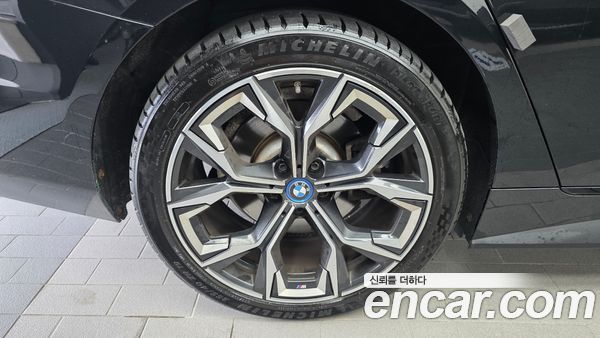 BMW i4 2022, фото 5