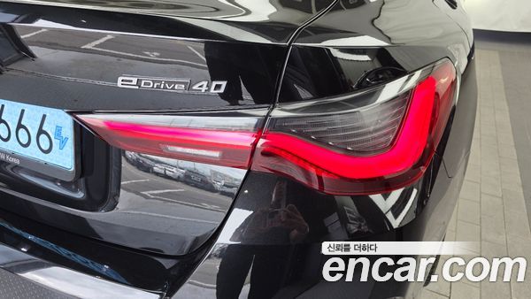 BMW i4 2022, фото 9