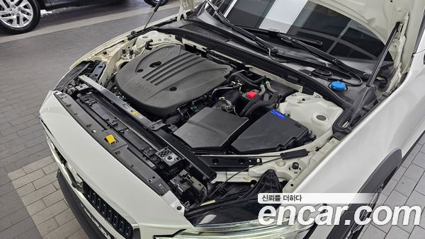 Volvo V60 2023, фото 6