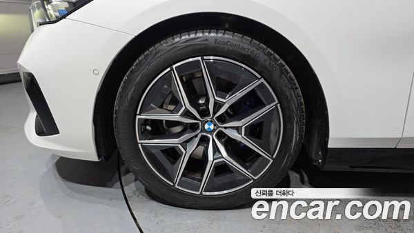 BMW 5 Series 2026, фото 5