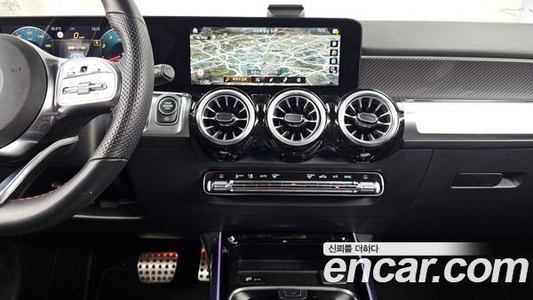 Mercedes-Benz GLB 2022, фото 20