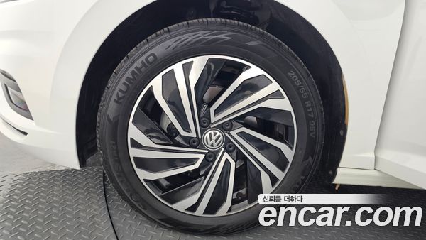 Volkswagen Jetta 2021, фото 4