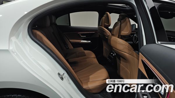 Mercedes-Benz E-Class 2026, фото 11