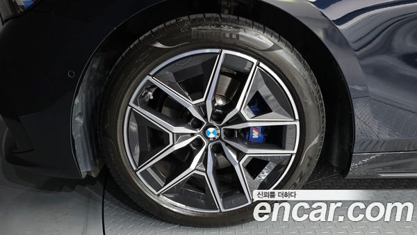 BMW 5 Series 2024, фото 5