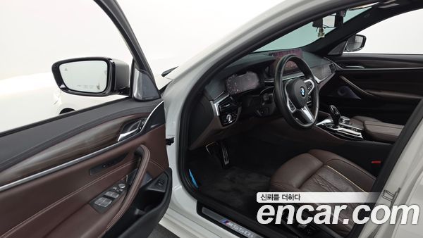 BMW 5 Series 2021, фото 10