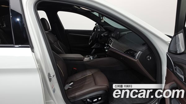 BMW 5 Series 2021, фото 11