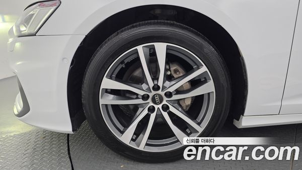Audi A6 2022, фото 5