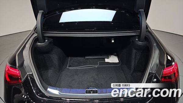 Mercedes-Benz S-Class 2023, фото 26