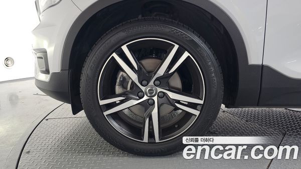 Volvo XC40 2020, фото 4