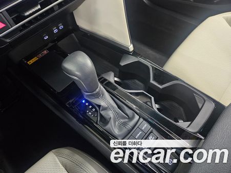 Toyota Camry 2025, фото 9