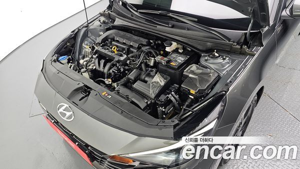 Hyundai Elantra 2023, фото 6