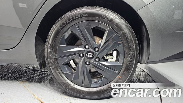 Hyundai Elantra 2023, фото 7