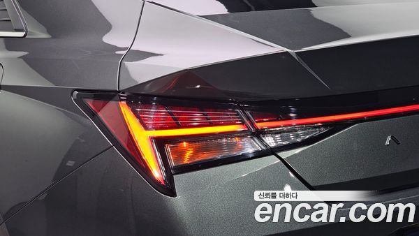Hyundai Elantra 2023, фото 9