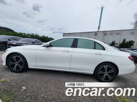 Mercedes-Benz E-Class 2021, фото 5