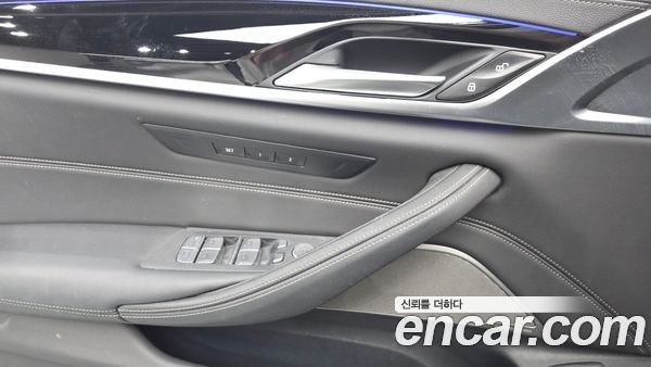 BMW 5 Series 2022, фото 29