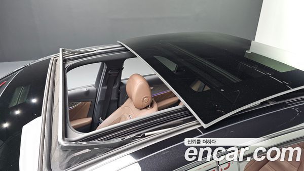 Mercedes-Benz E-Class 2023, фото 31