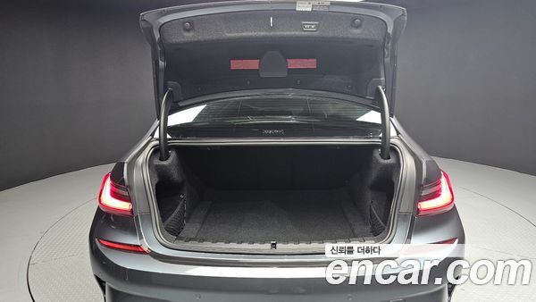 BMW 3 Series 2021, фото 20