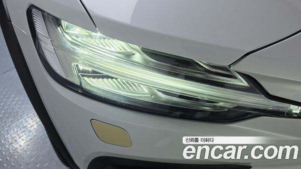 Volvo V60 2021, фото 7