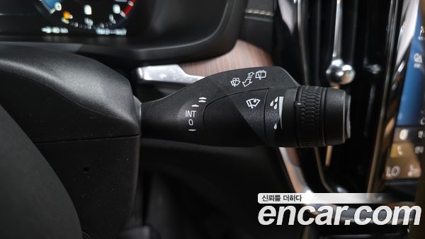 Volvo V60 2021, фото 30
