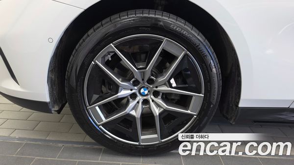 BMW 5 Series 2025, фото 5