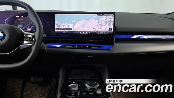BMW 5 Series 2025, фото 14