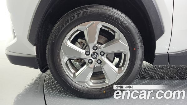 Toyota RAV4 2021, фото 4