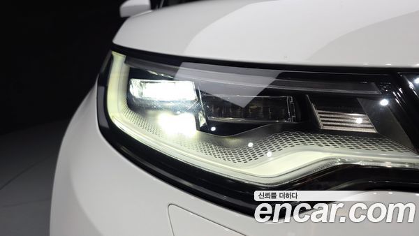 Land Rover Discovery 2022, фото 8