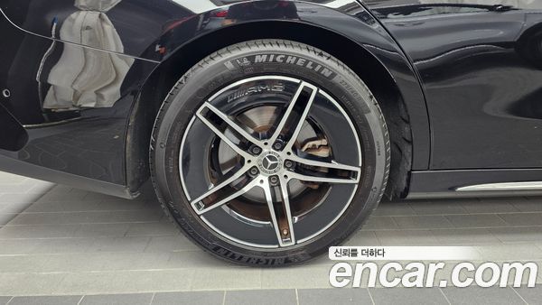 Mercedes-Benz E-Class 2024, фото 5
