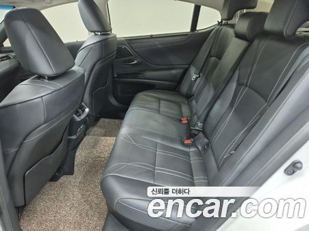 Lexus ES 2025, фото 9