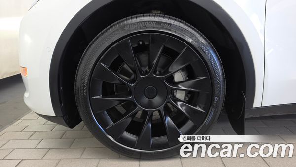 Tesla Model Y 2022, фото 5