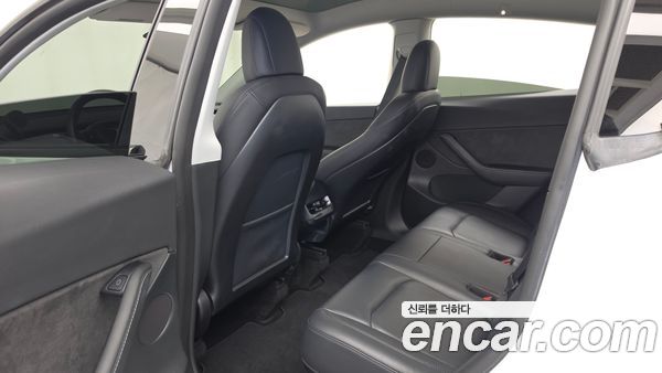 Tesla Model Y 2022, фото 16