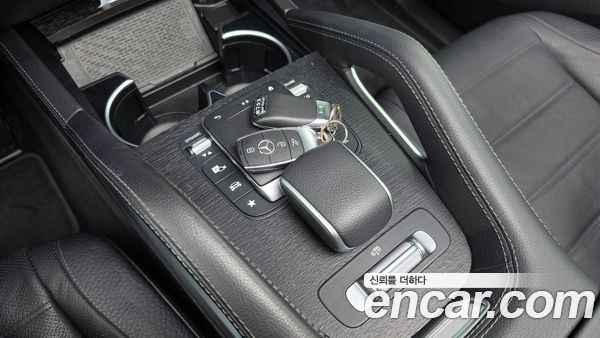 Mercedes-Benz GLE 2023, фото 30