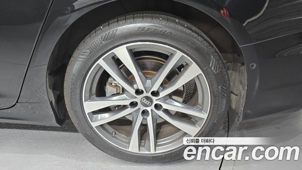 Audi A6 2022, фото 5