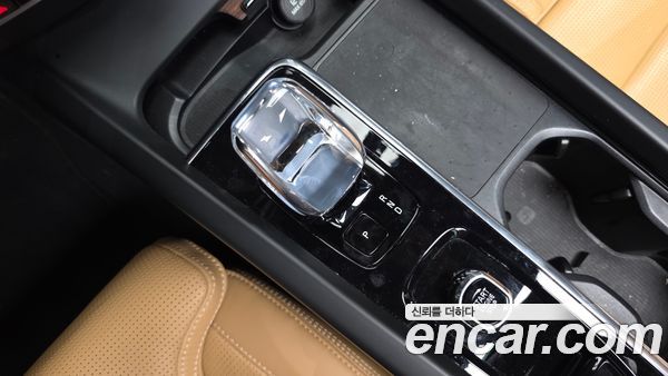 Volvo XC60 2023, фото 11
