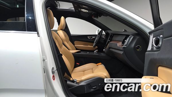 Volvo XC60 2023, фото 15