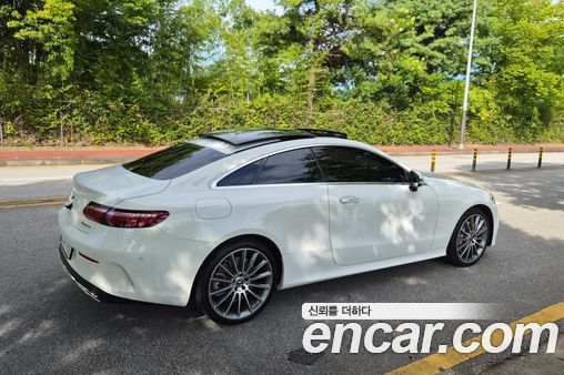 Mercedes-Benz E-Class 2021, фото 6