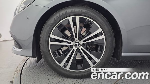 Mercedes-Benz E-Class 2021, фото 5
