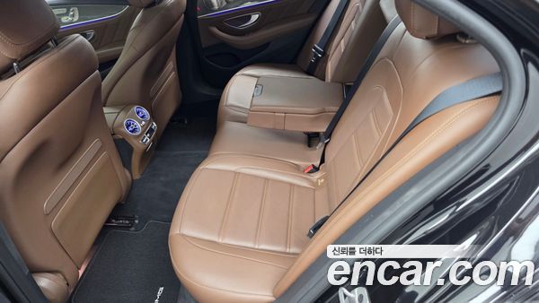 Mercedes-Benz E-Class 2021, фото 16