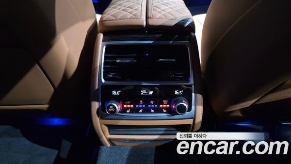 BMW 7 Series 2022, фото 30