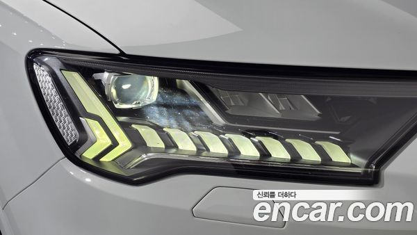 Audi Q7 2022, фото 8