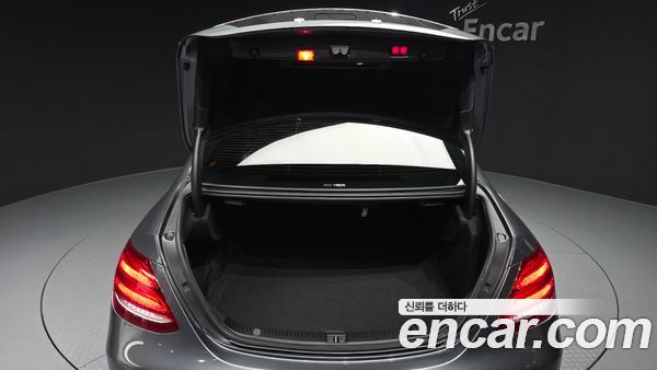 Mercedes-Benz E-Class 2020, фото 29