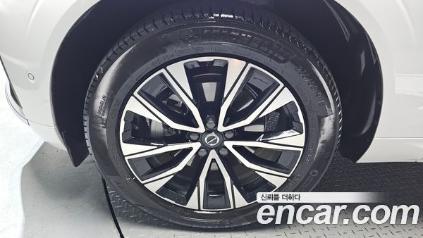 Volvo XC60 2025, фото 4