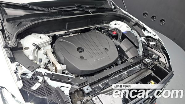 Volvo XC60 2025, фото 5