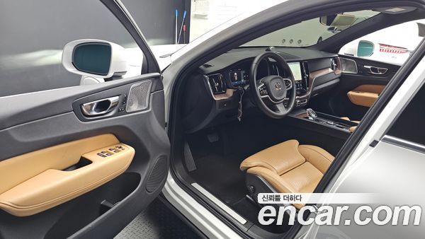 Volvo XC60 2025, фото 12